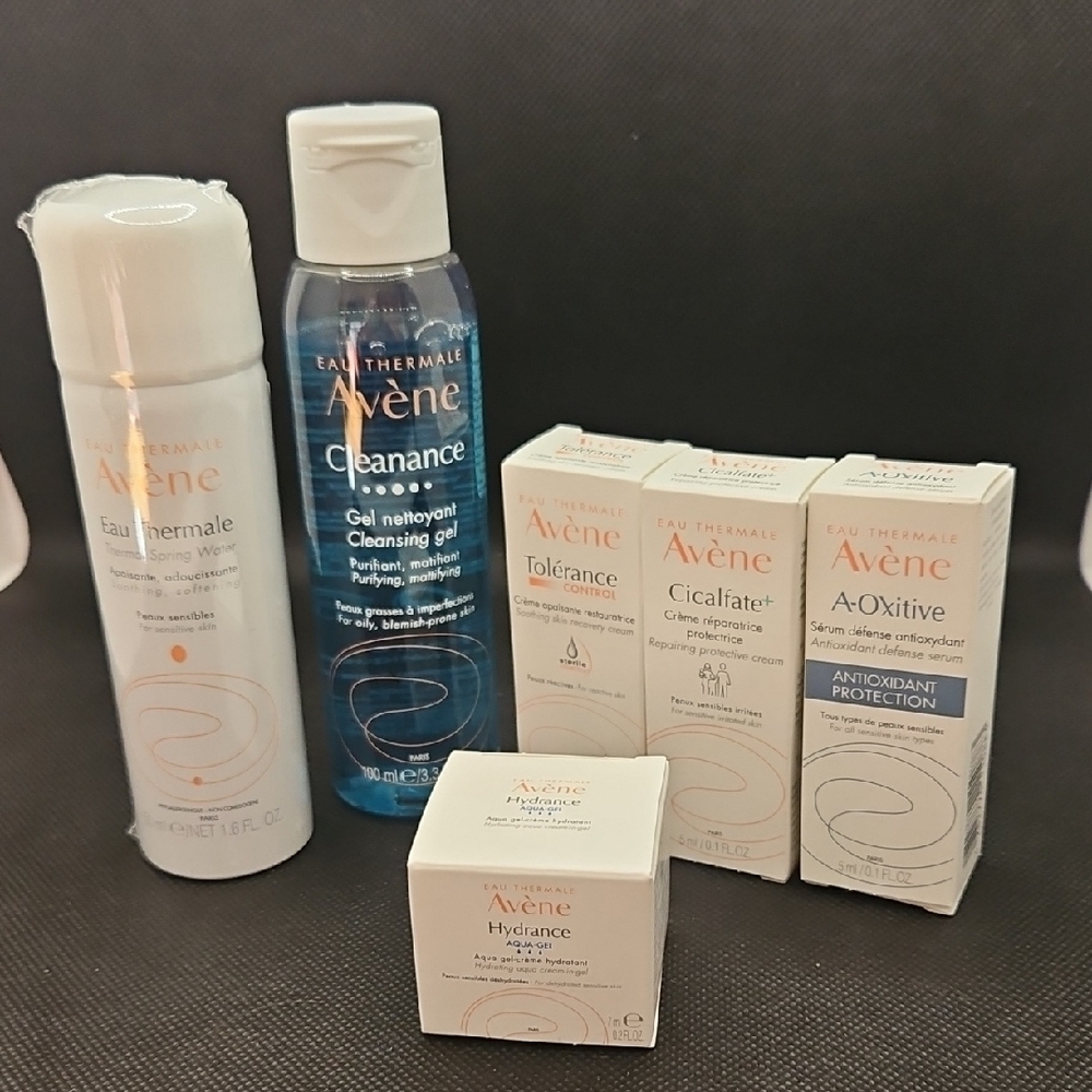 Avène Skincare Set for Acne & Blemish - White and Blue